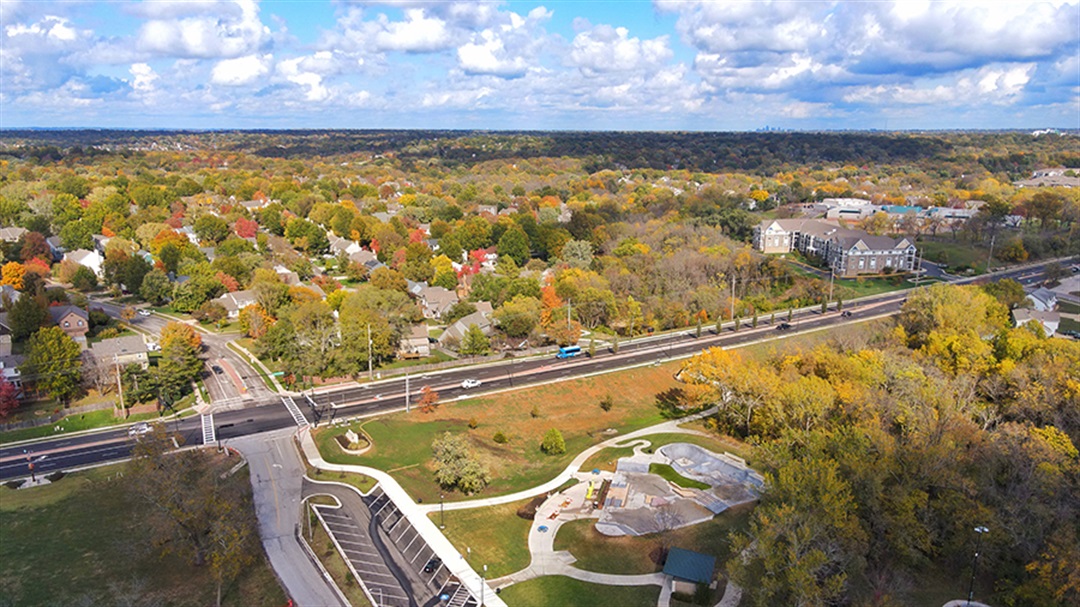 Beautiful Lenexa community and family setting