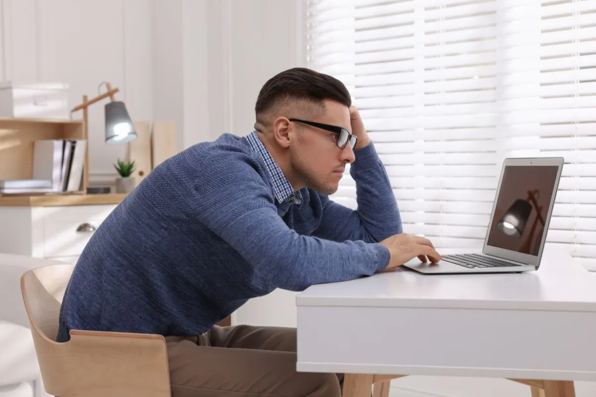 The Posture Trap: How Desk Jobs Are Affecting Your Spine