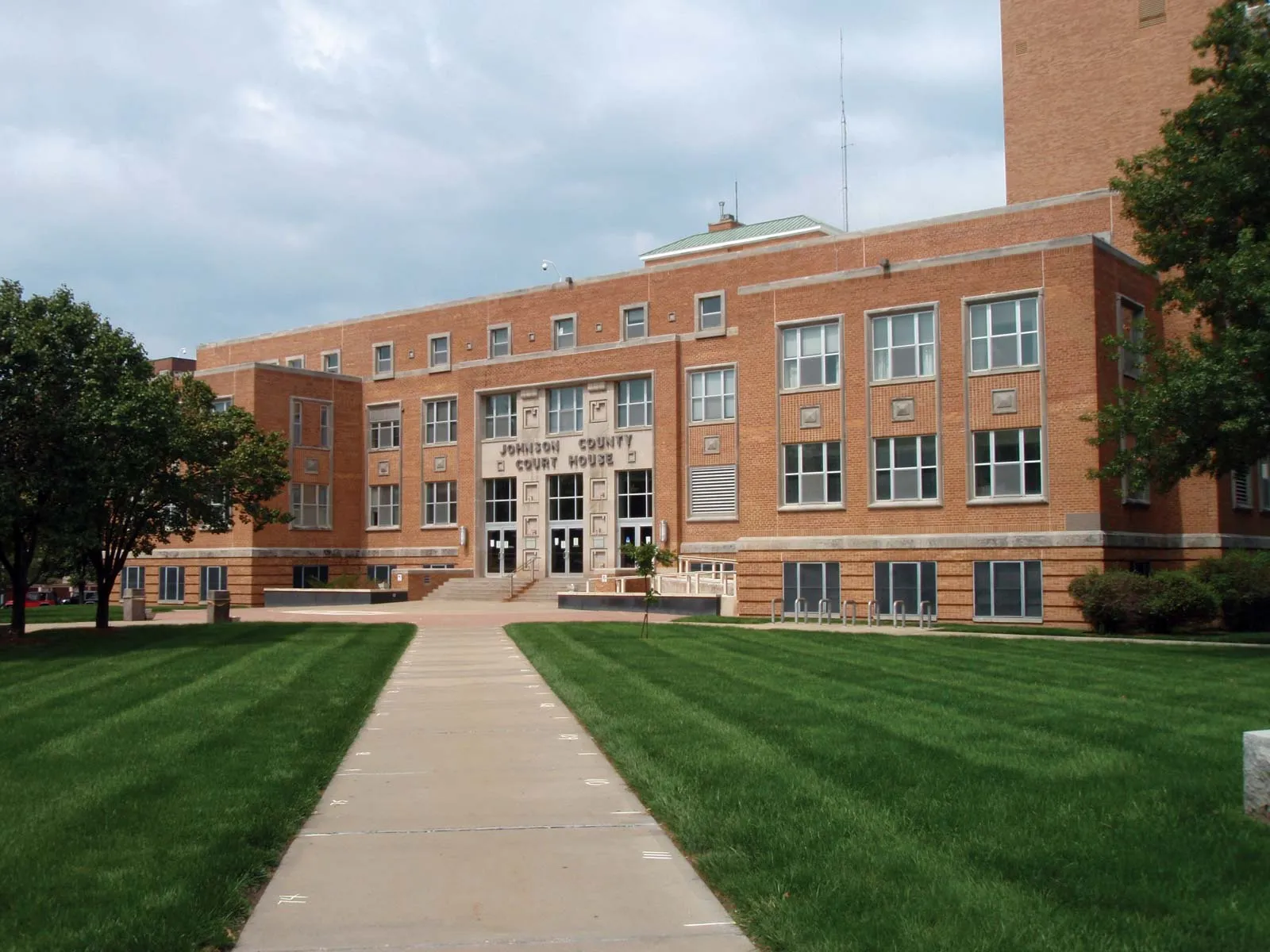 Johnson County Court House in Olathe Kansas - chiropractic services serving Olathe residents